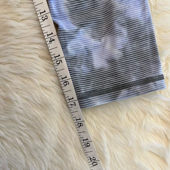 Athleta Petite Tie Dye Salutation Stash Pocket II Capri Leggings XSP - Picture 8 of 12